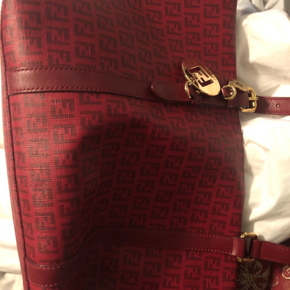 Fendi - Picture 2 of 5